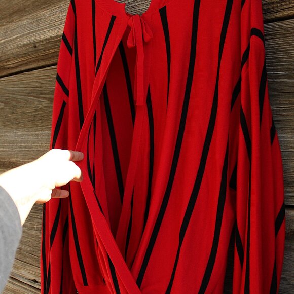 'Umgee U.S.A' black & red stripe open back balloon long sleeve sweater - Picture 4 of 6